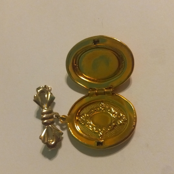 Cameo pin - Picture 2 of 3